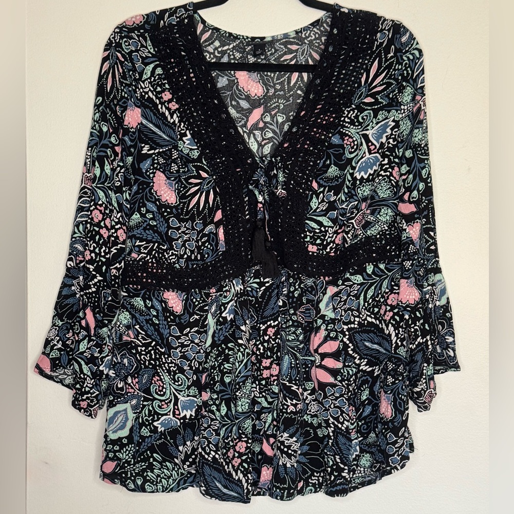 Torrid Womens Lace Up Babydoll Top Plus Size 1 Black Pink Floral Crinkle Gauze